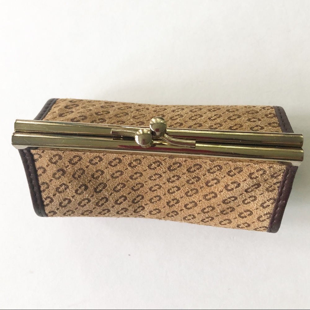 Vintage Carriage Court Printed Leather Coin Purse Kiss Lock Closure Hinged Sides